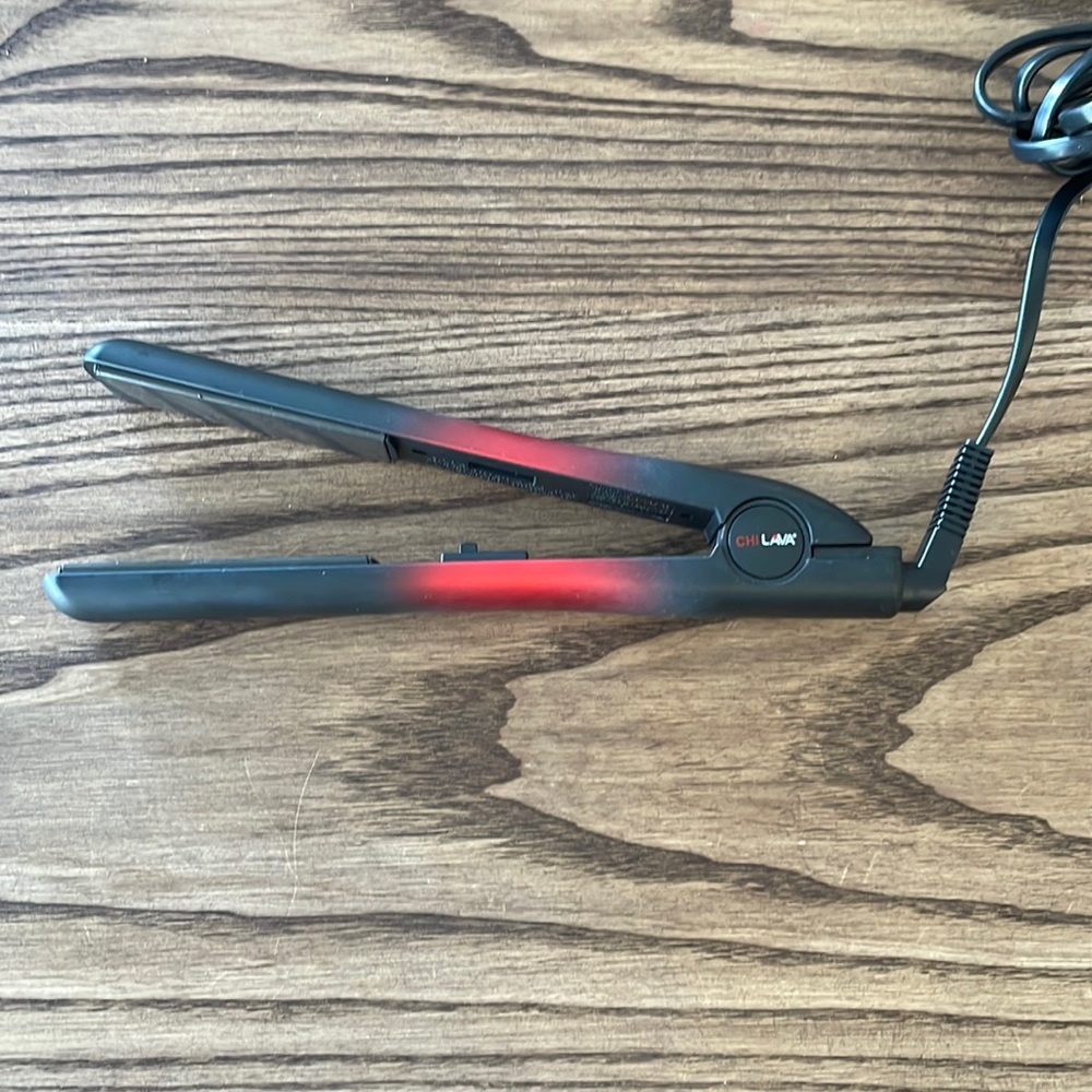 CHI Lava Ceramic Hairstyling Iron